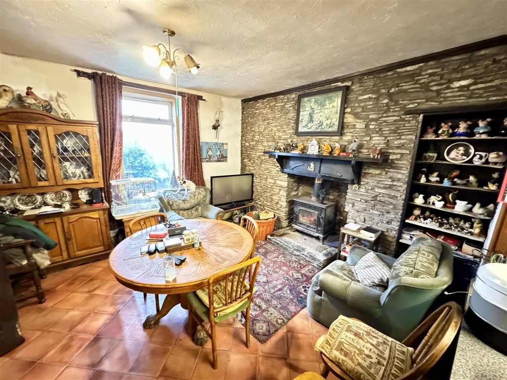 Property photo 2 of 24 Living/Dining Room