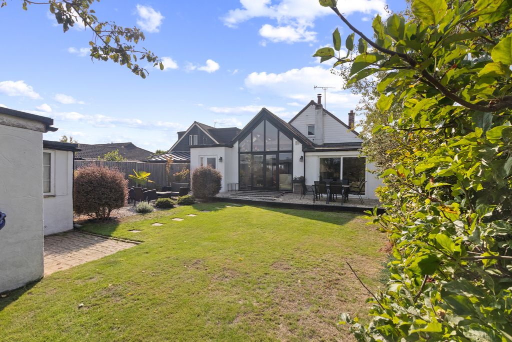 Property photo 2 of 18