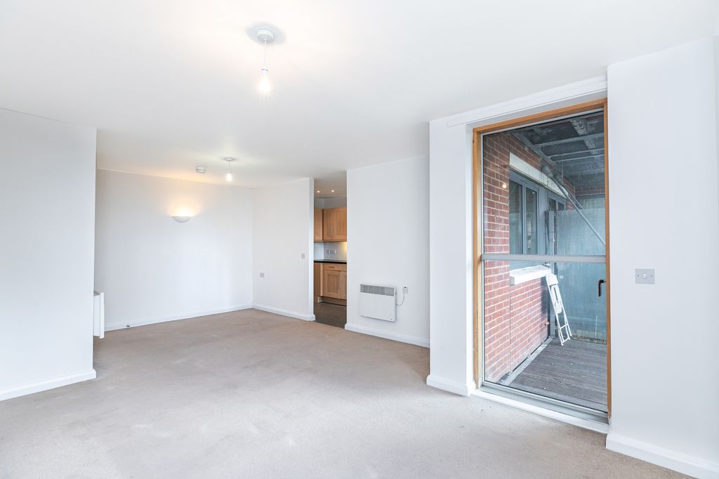 Property photo 1 of 11 Large 2 Bedroom Flat In Modern Development In Donnington Road Nw10
