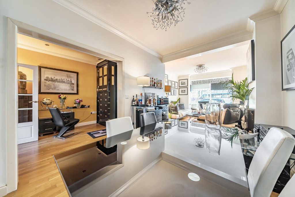 Property photo 1 of 20 1359595-3-6900F203941ce.Jpg