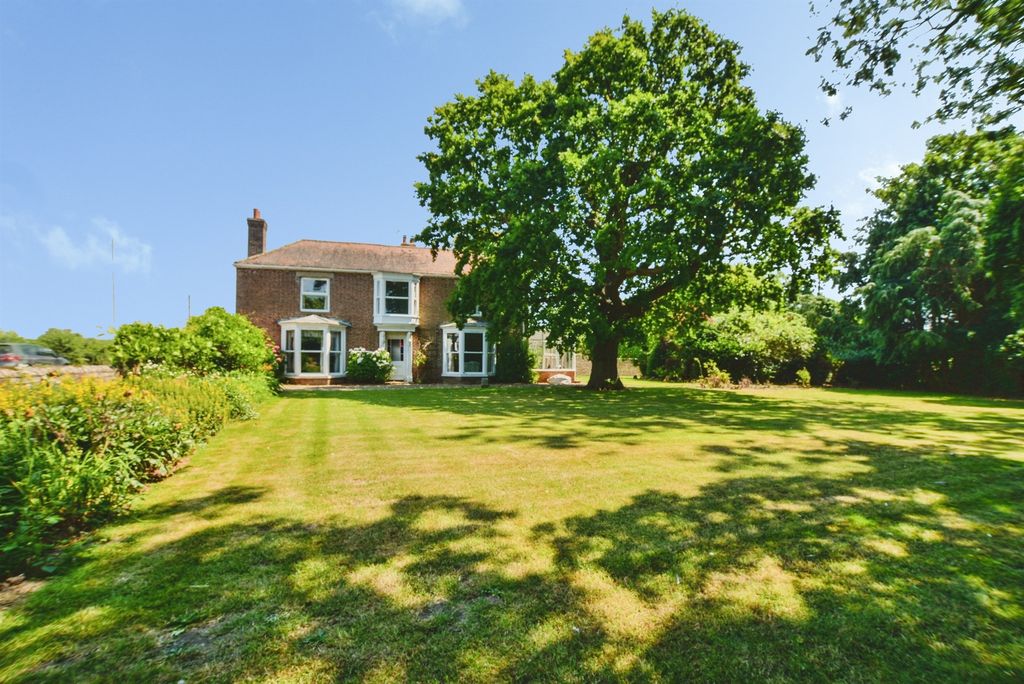 Property photo 1 of 30