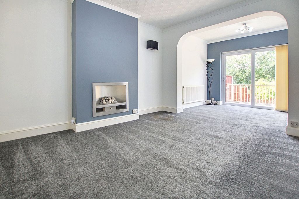 Property photo 2 of 37