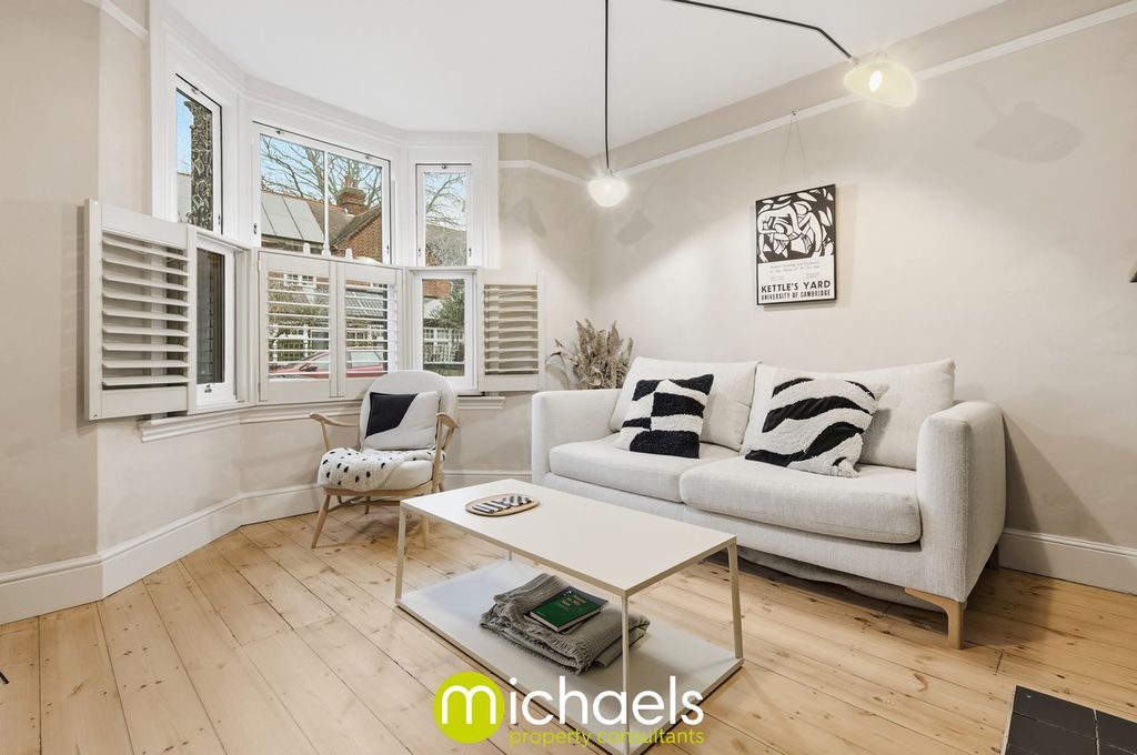 Property photo 2 of 31