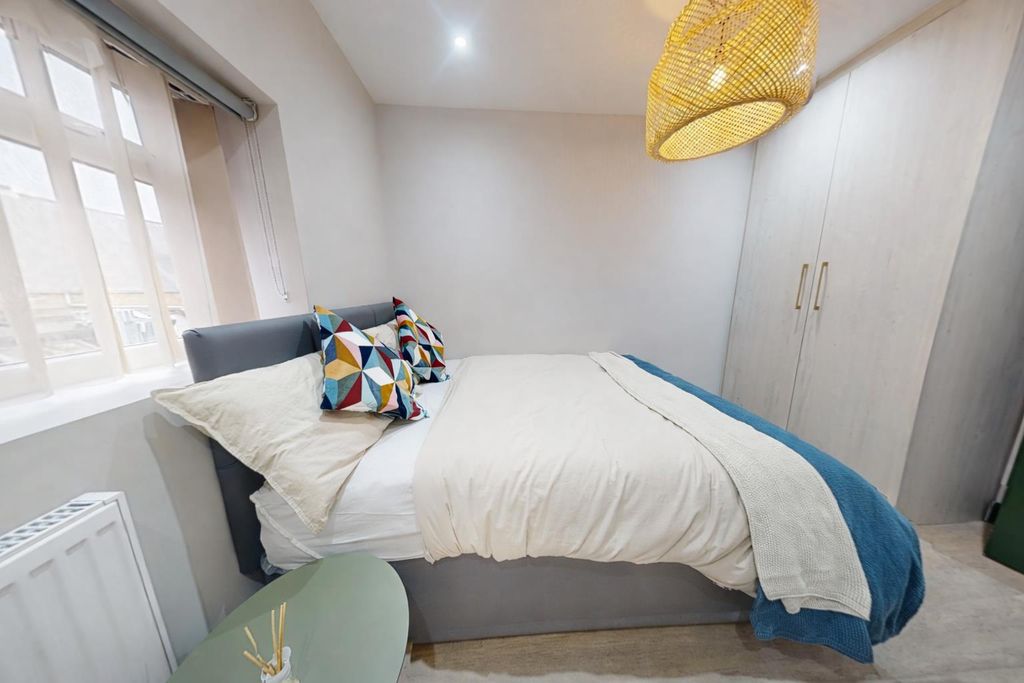 Property photo 1 of 4