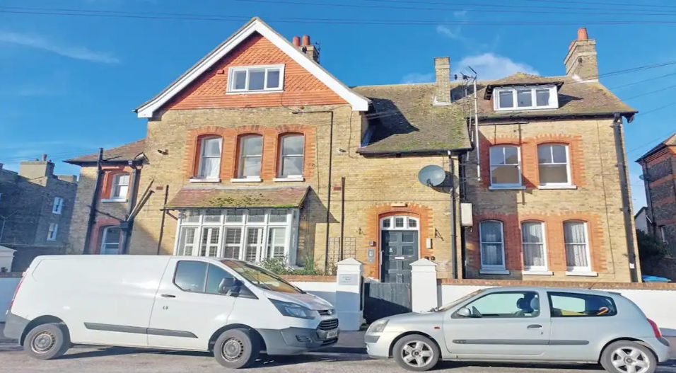 Property photo 1 of 4