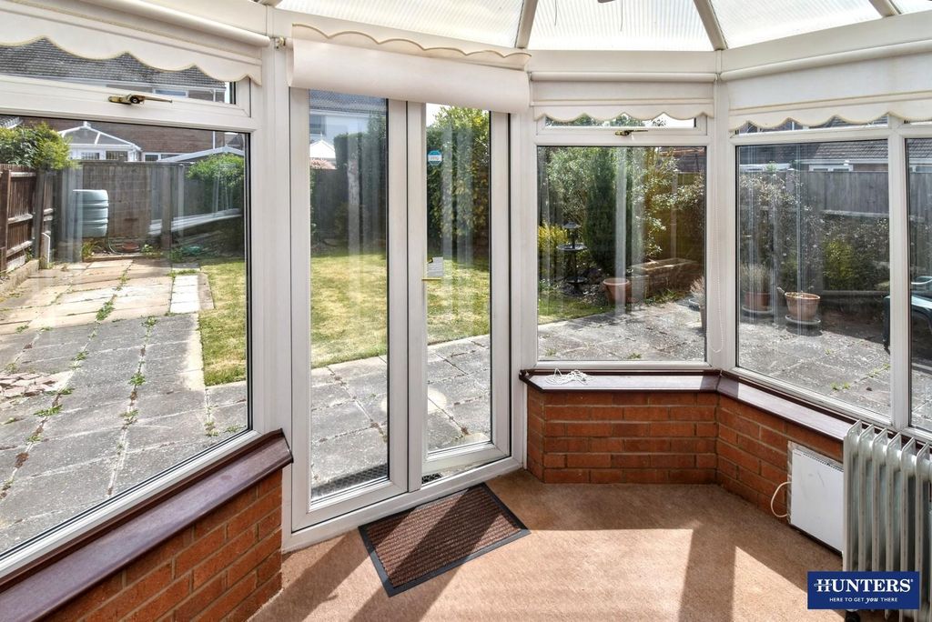 Property photo 3 of 19 Conservatory