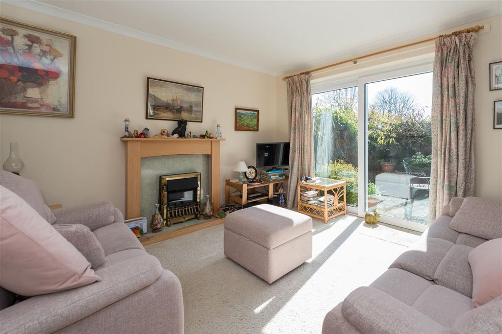 Property photo 2 of 14