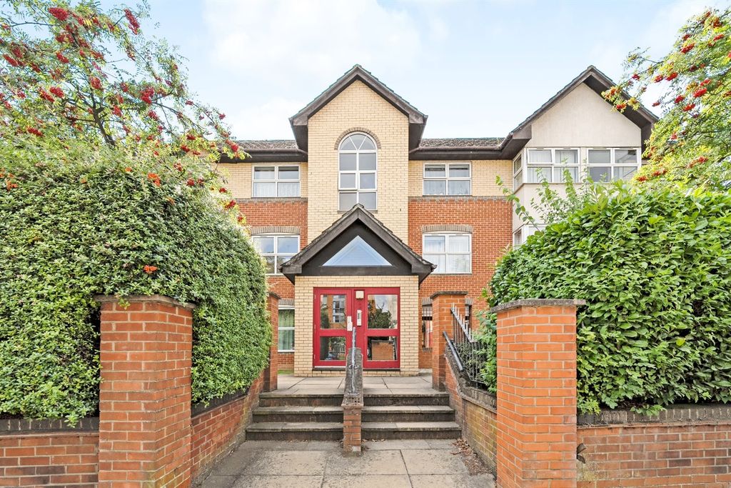 Property photo 1 of 9 (Main)