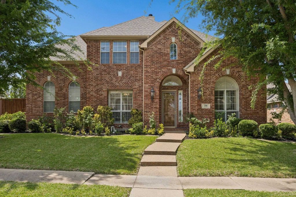 Property photo 1 of 18