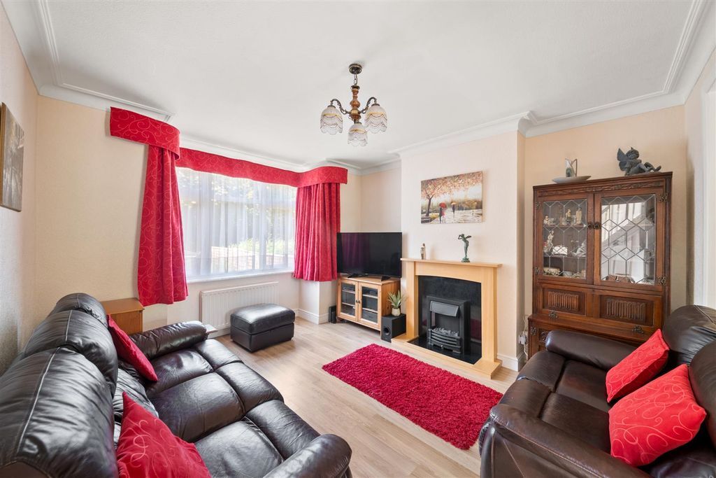 Property photo 2 of 18