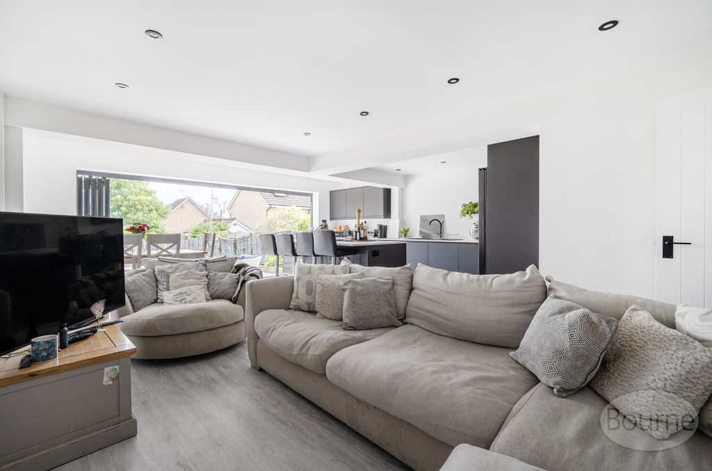 Property photo 2 of 21 E1Fd89Da-74cc-459...