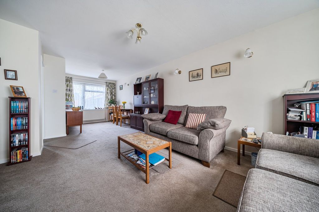 Property photo 2 of 14