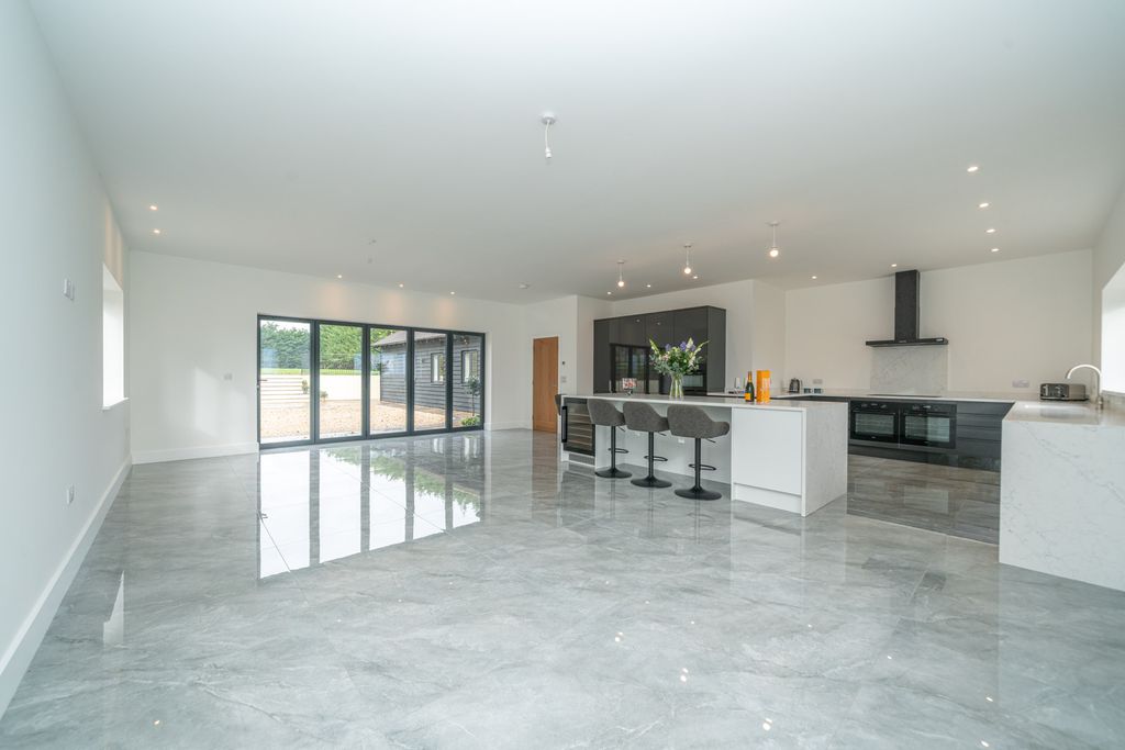 Property photo 2 of 33 Ridge-View-Barn-1046