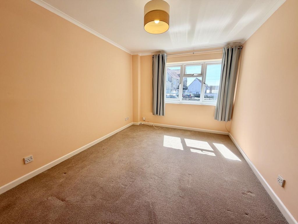 Property photo 2 of 8 Living Room