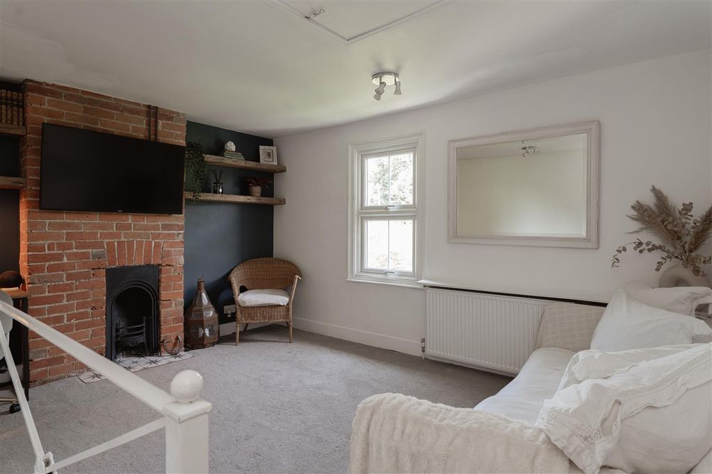 Property photo 2 of 10 5.Jpg