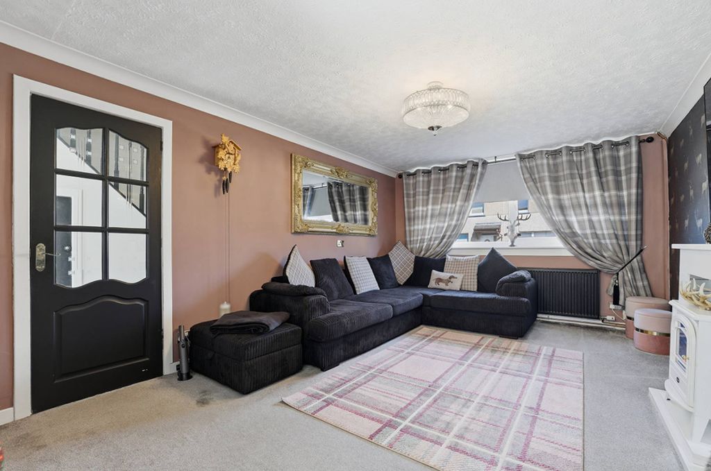 Property photo 3 of 23