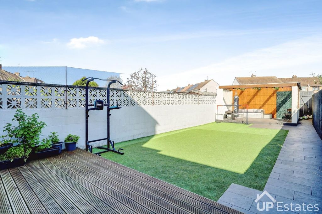 Property photo 2 of 26