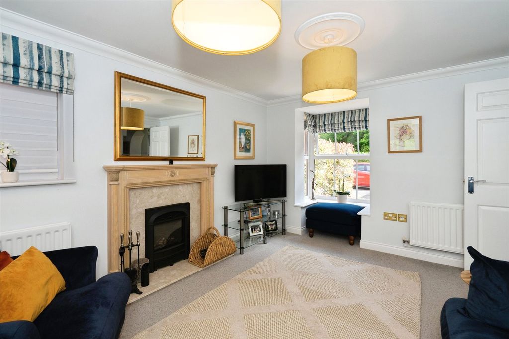 Property photo 2 of 22 Picture No. 27
