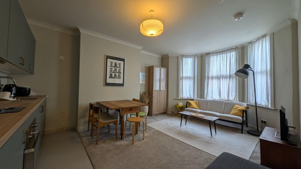 Property photo 2 of 6 Picture 2