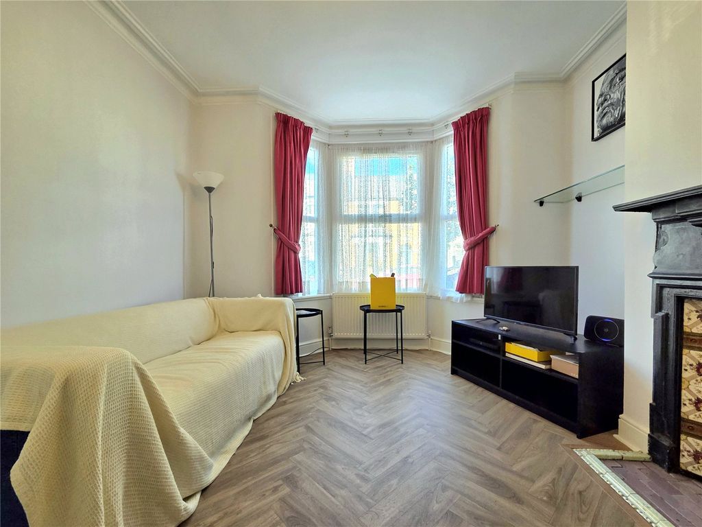 Property photo 3 of 30 Picture No. 03