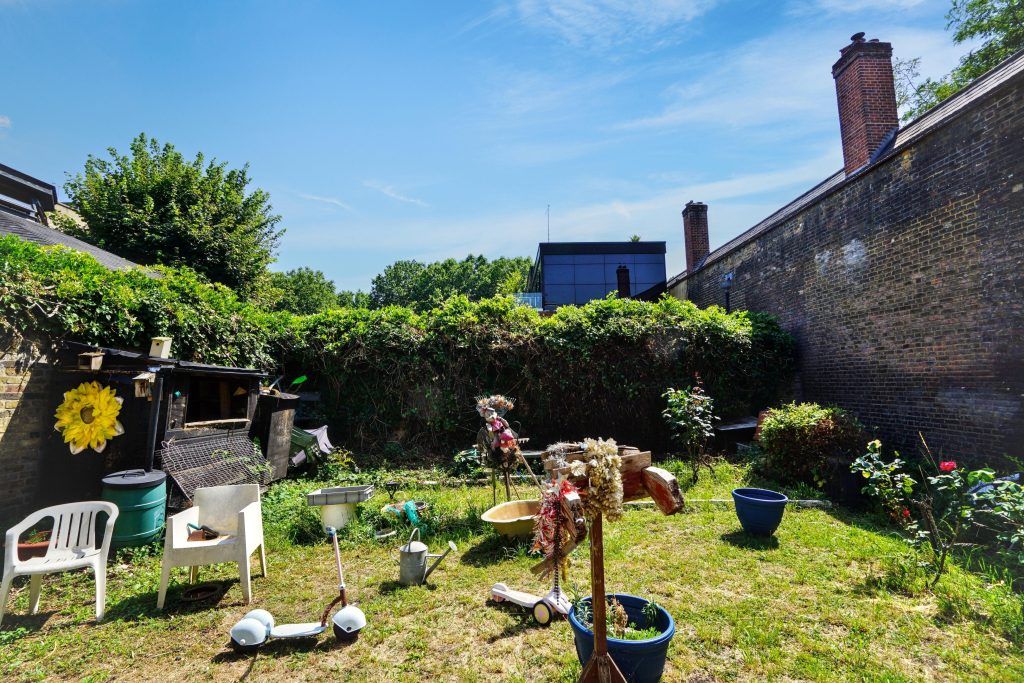 Property photo 2 of 25
