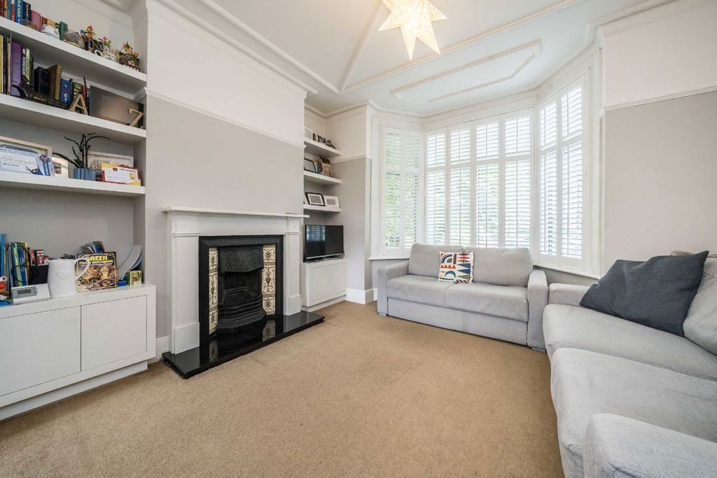 Property photo 2 of 6