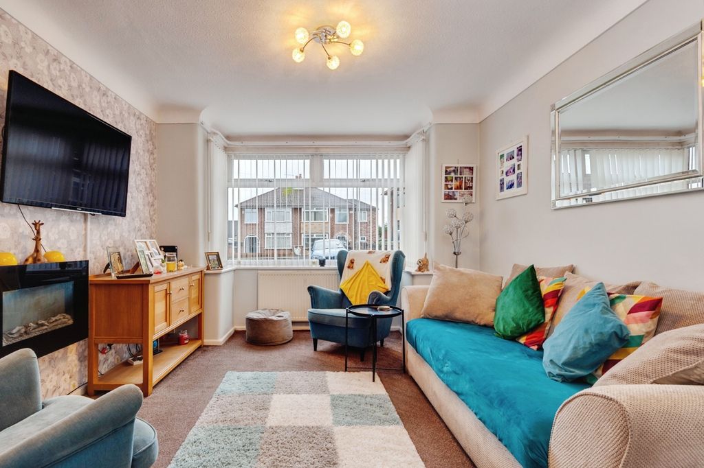 Property photo 3 of 19 Pbox-Img.Jpg