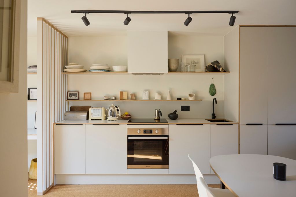 Property photo 3 of 17 293780 - The Modern House_Gibbon Road_06.Jpg