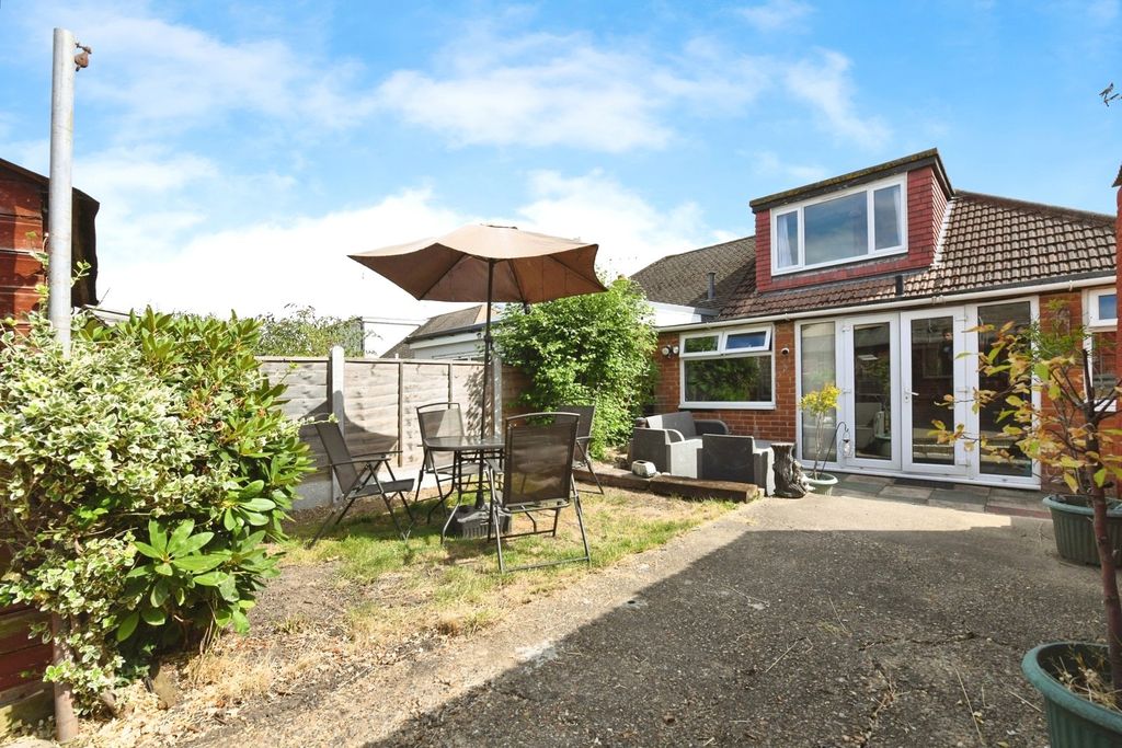 Property photo 2 of 13 Picture No. 23
