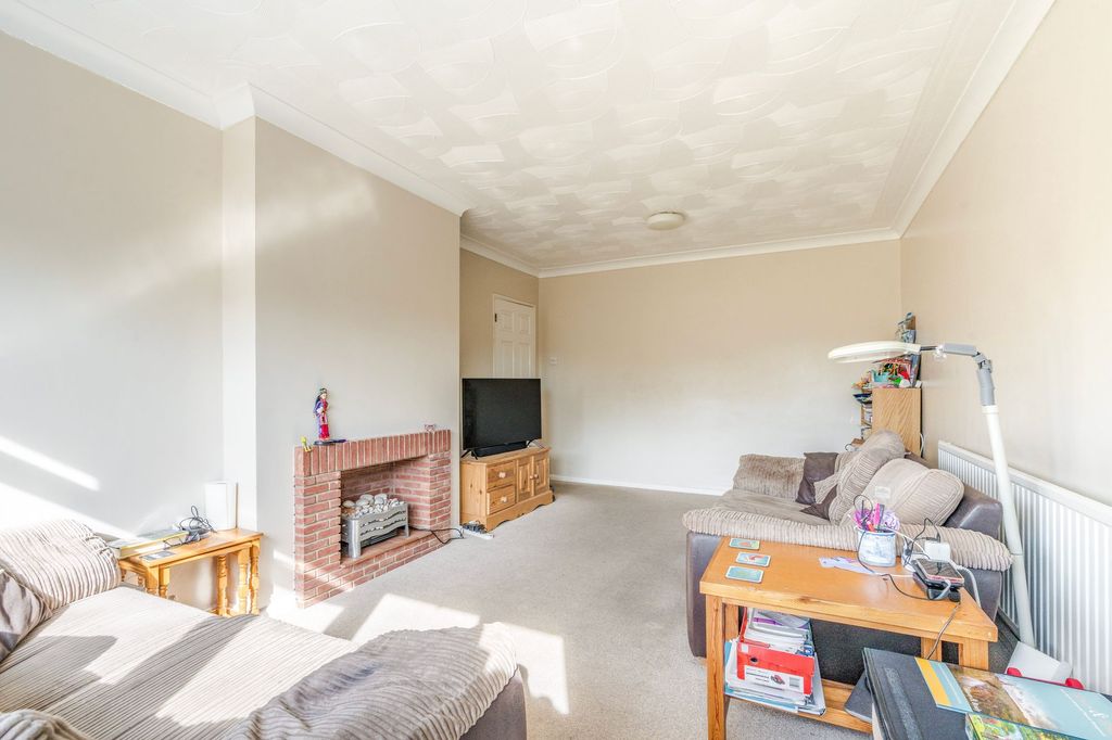Property photo 3 of 19