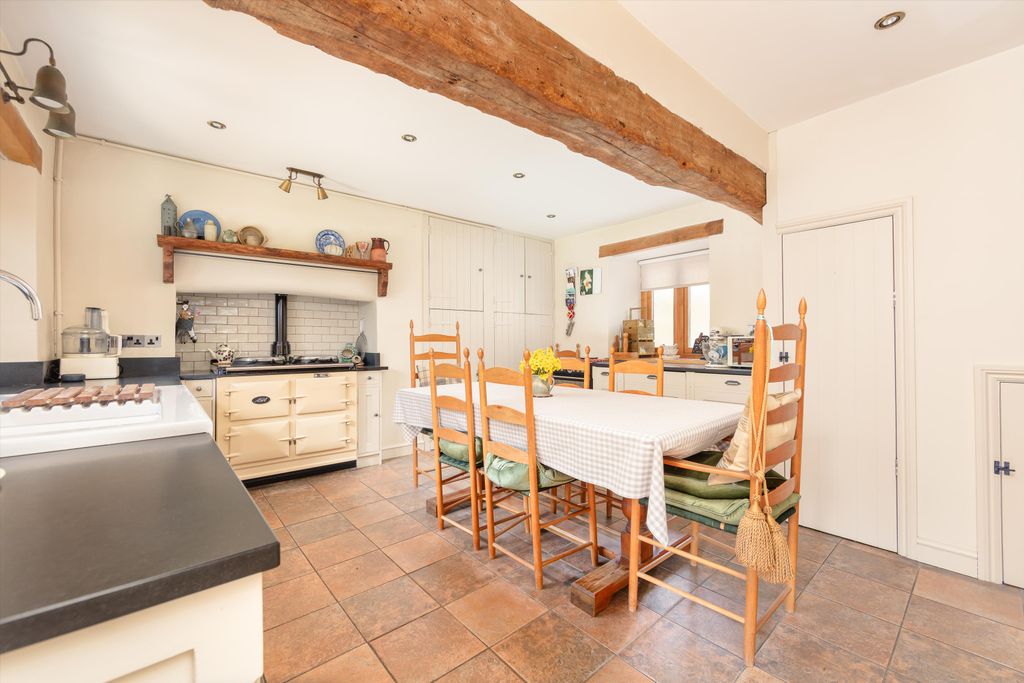 Property photo 2 of 23 Image