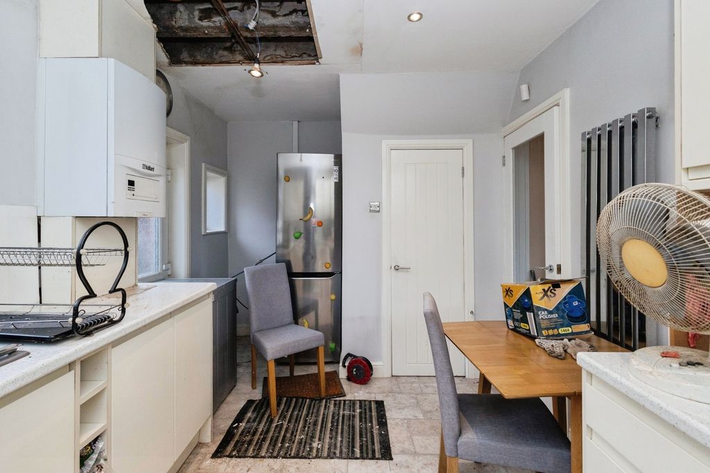 Property photo 3 of 6 Pbox-Img.Jpg