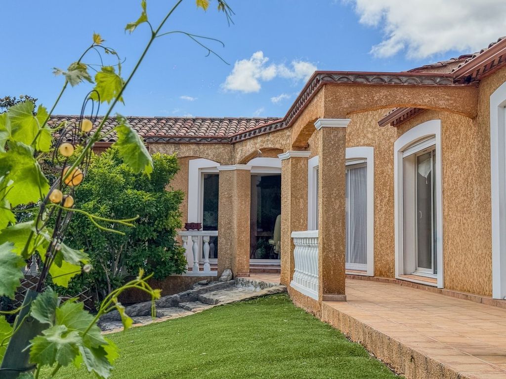 Property photo 1 of 29 Prestige Villa With Pool And Guest House
