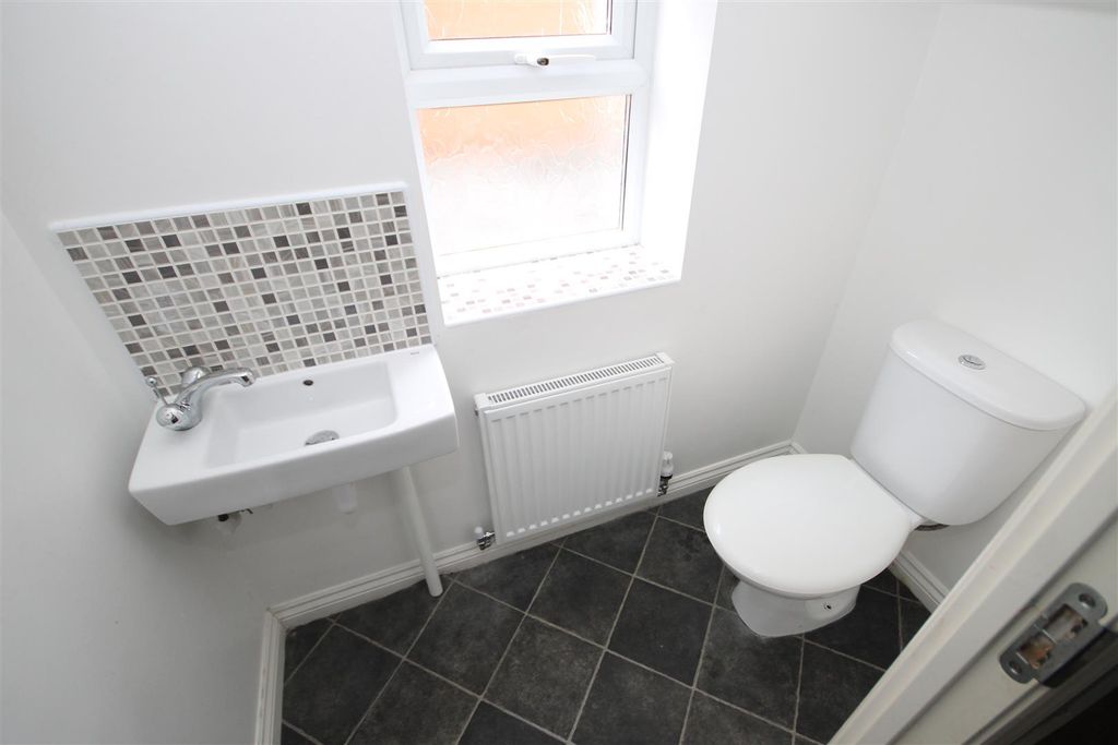 Property photo 3 of 17 WC