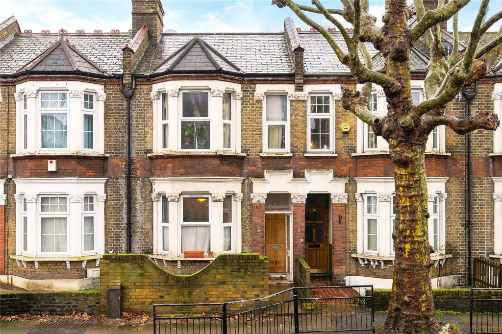 Property photo 1 of 12 External