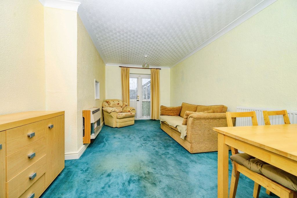 Property photo 2 of 15 Photo