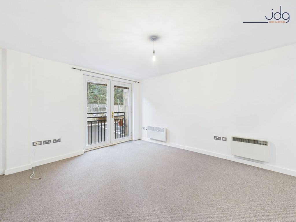 Property photo 2 of 8 Lounge