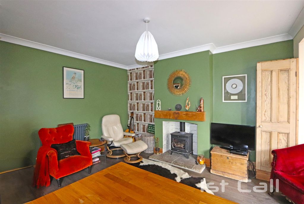 Property photo 2 of 19