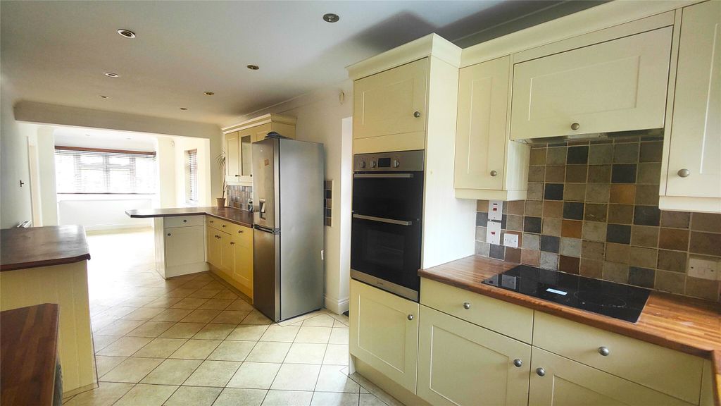 Property photo 3 of 36 Picture No. 34