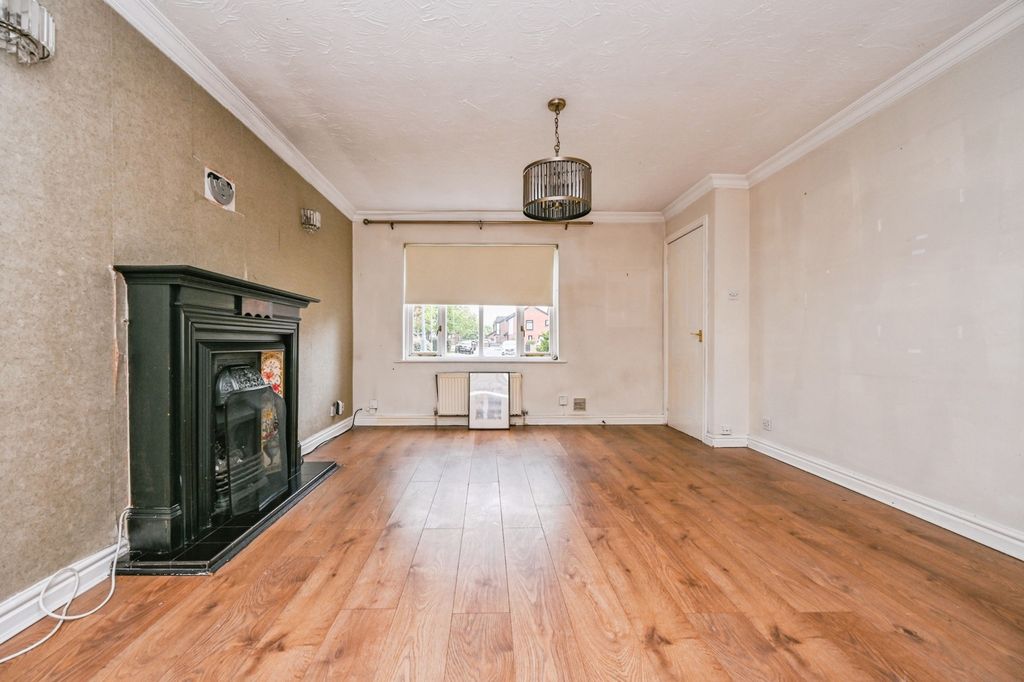 Property photo 2 of 16 Pbox-Img.Jpg