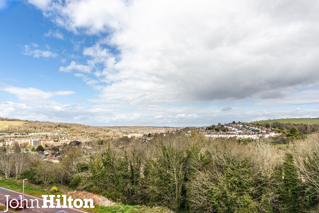 Property photo 2 of 23 Jevington Drive-51.Jpg