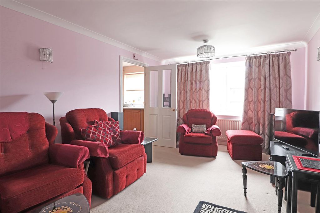 Property photo 2 of 13