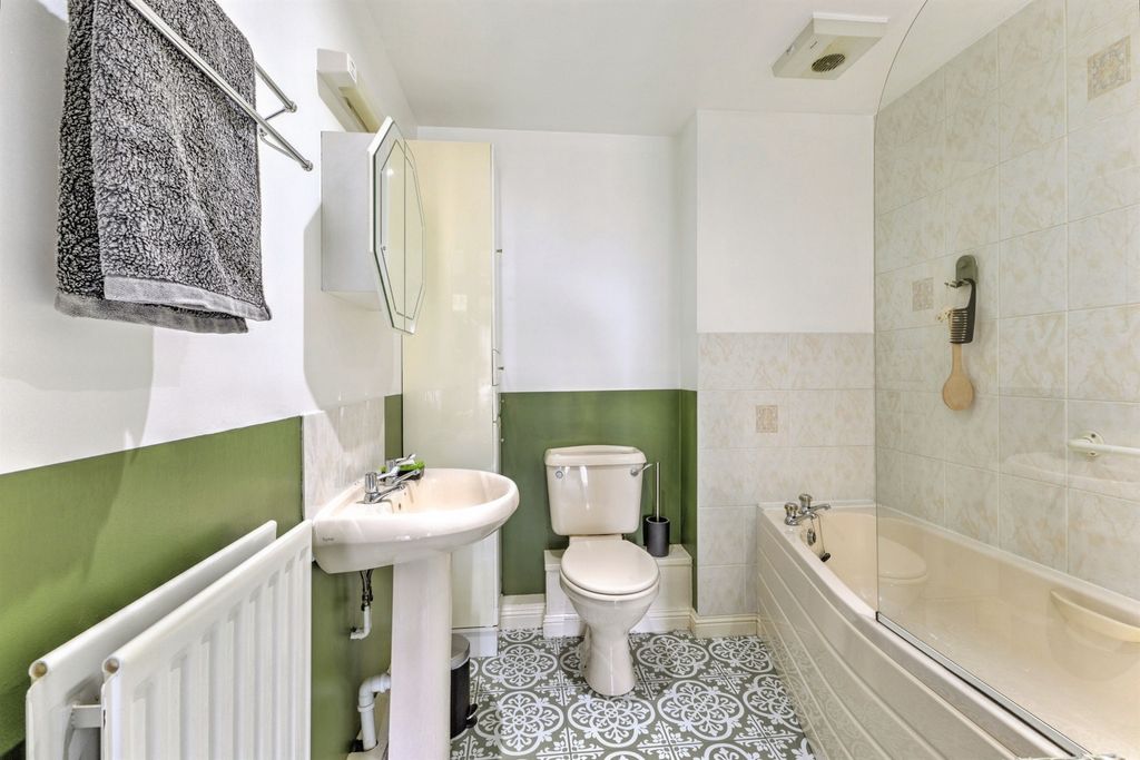 Property photo 3 of 15