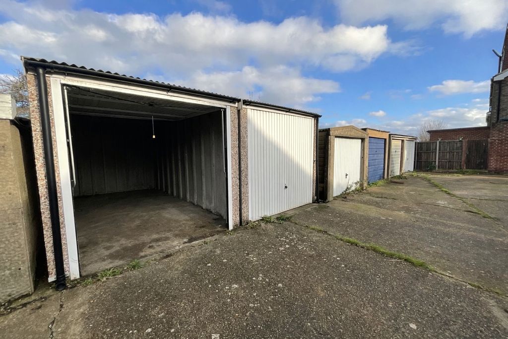 Property photo 3 of 6 Photo #3