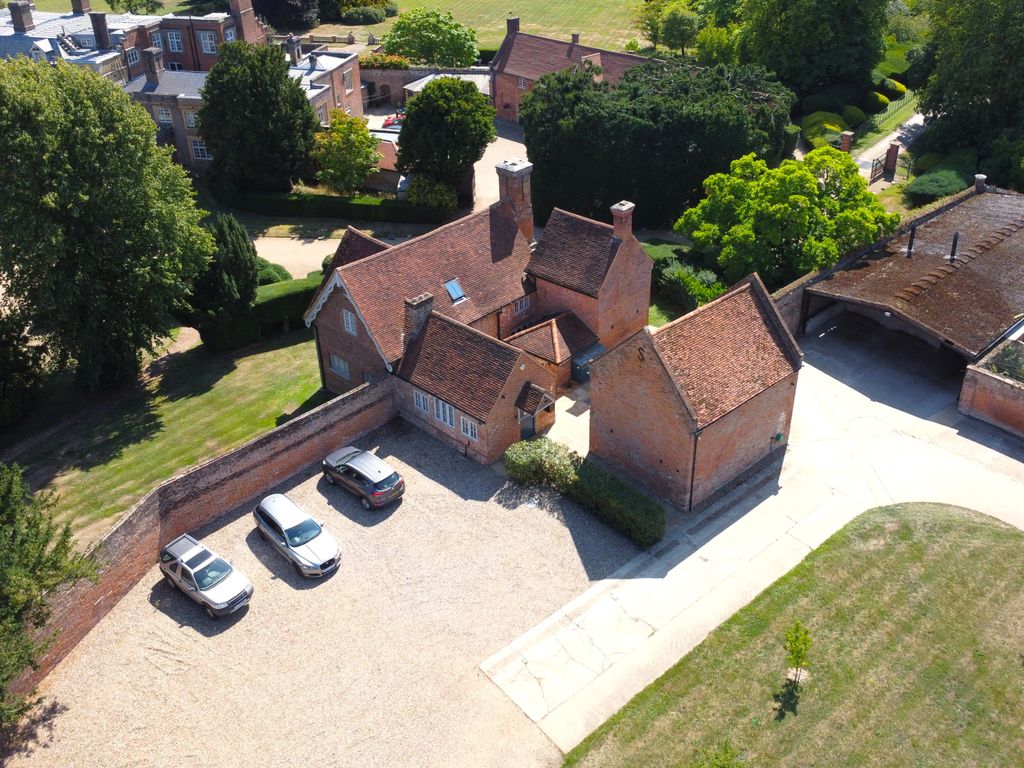 Property photo 2 of 19