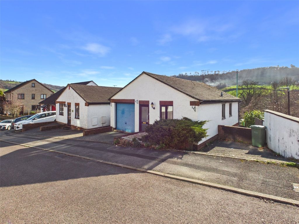 Property photo 1 of 29 Picture No. 05