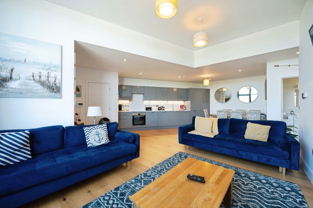 Property photo 2 of 15 Pbox-Img.Jpg