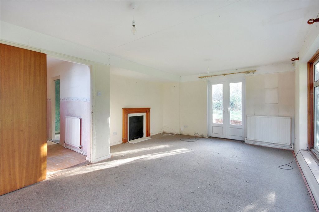 Property photo 3 of 10 Sitting Room