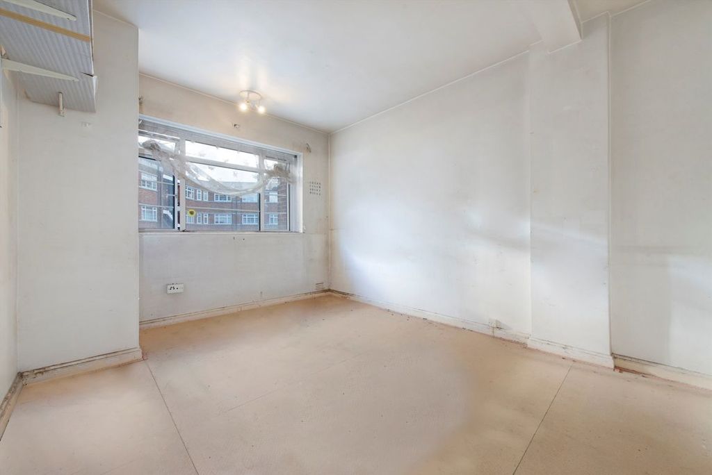 Property photo 3 of 5
