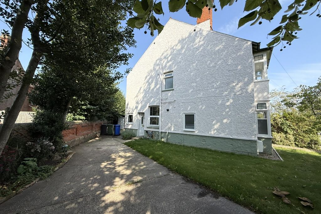 Property photo 3 of 12 Gallery